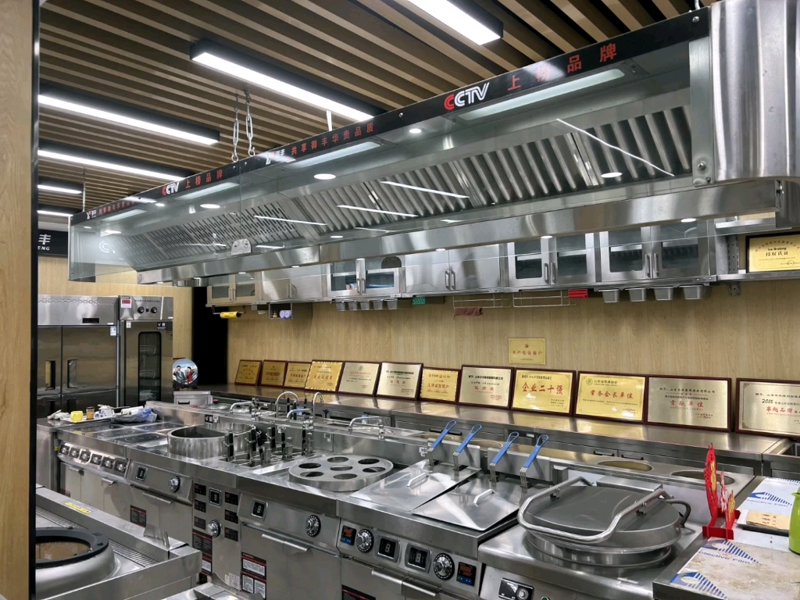 商用洗碗机市场鱼龙混杂,价格差异巨大。今天我们就来深入探讨一下,如何选择性价比高的商用洗碗机。